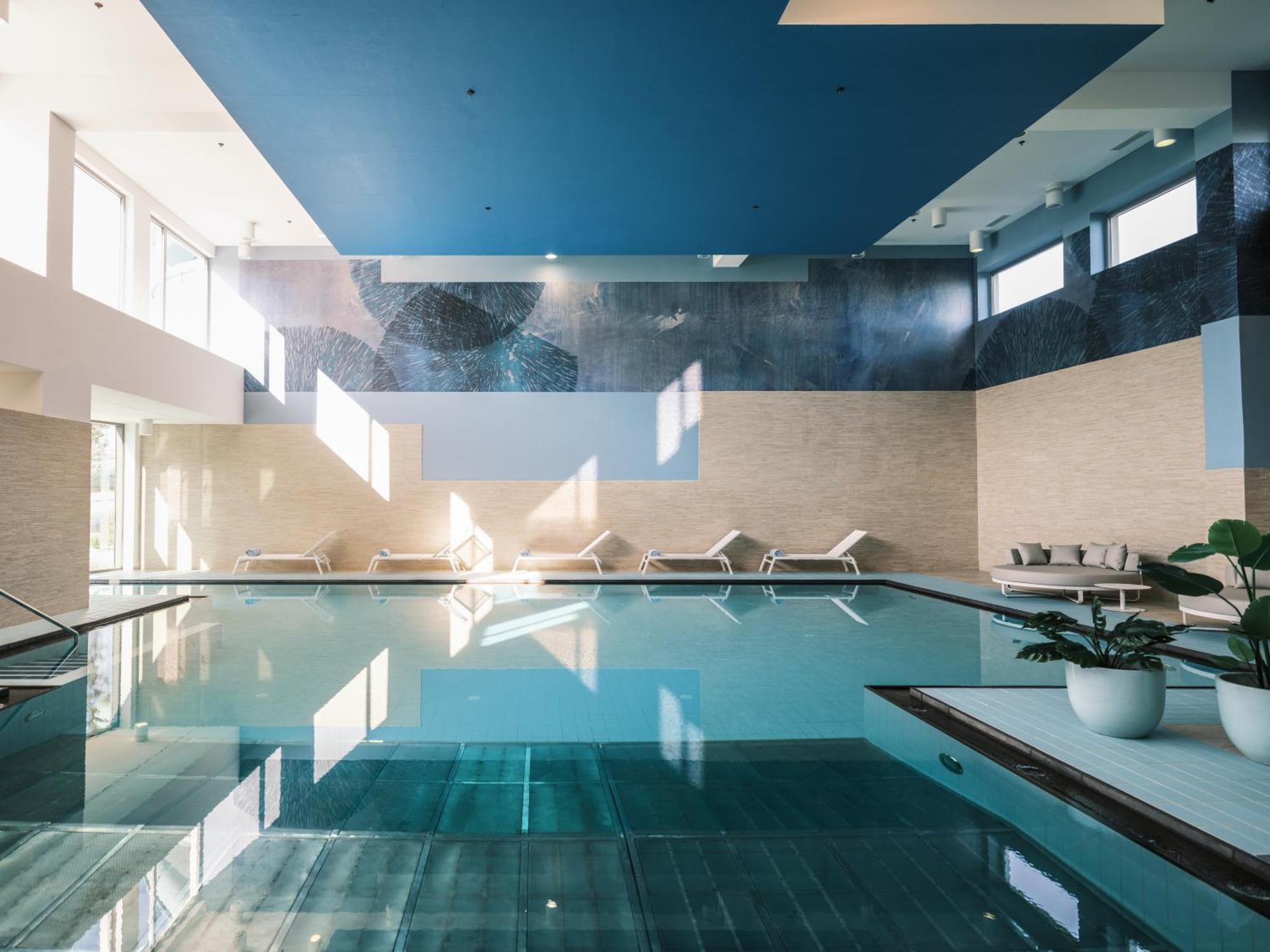 Falkensteiner Family Hotel Diadora Petrcane Exterior foto The swimming pool at the hotel