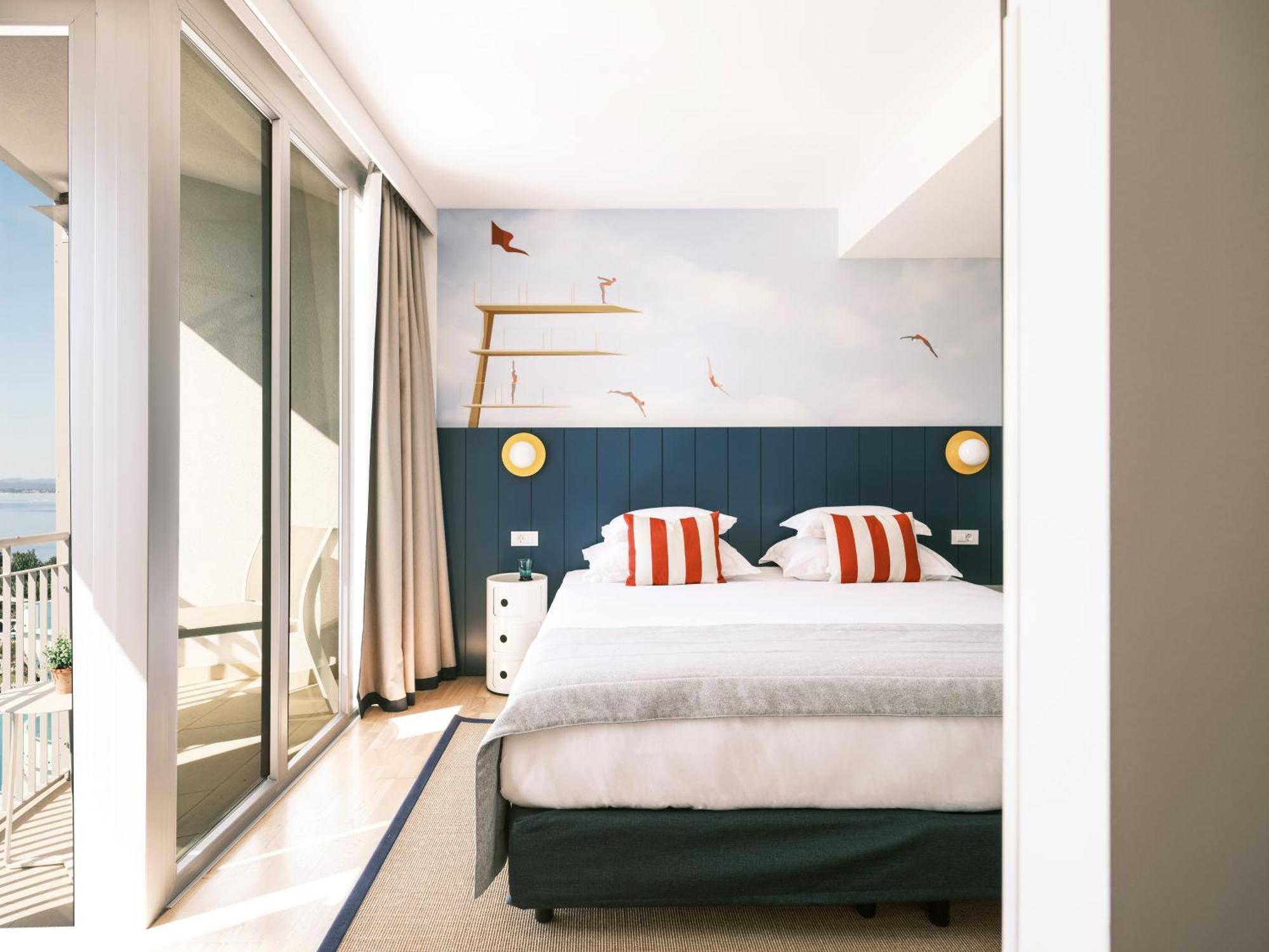 Falkensteiner Family Hotel Diadora Petrcane Quarto foto A bedroom at the hotel