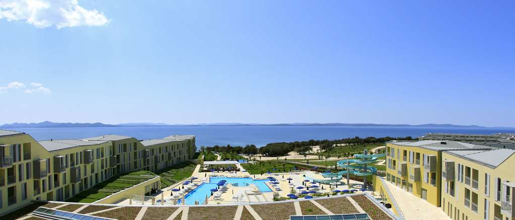 Falkensteiner Family Hotel Diadora Petrcane Exterior foto View of the Bay of Pag from the complex